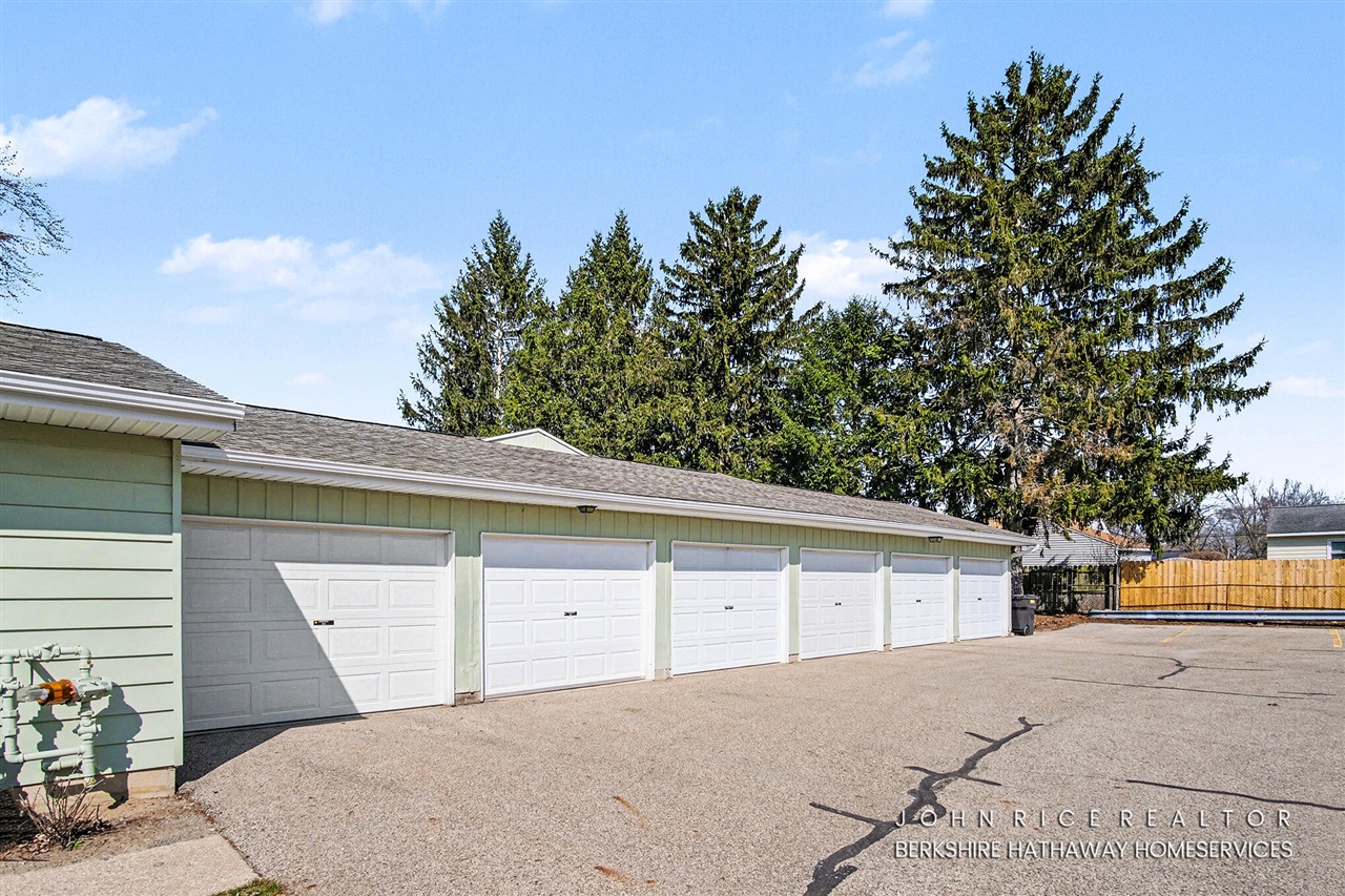 965 Andover Court, Kentwood, MI, 49508-4768