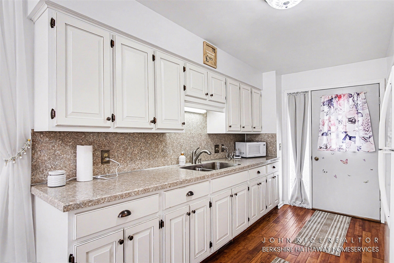 965 Andover Court, Kentwood, MI, 49508-4768