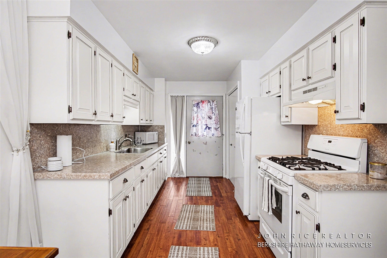 965 Andover Court, Kentwood, MI, 49508-4768