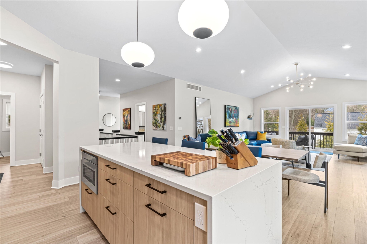 489 S Union Street, Douglas, MI, 49406-5107