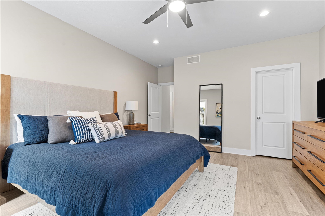 489 S Union Street, Douglas, MI, 49406-5107