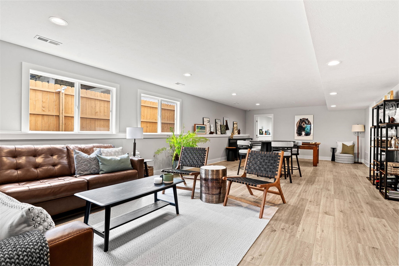 489 S Union Street, Douglas, MI, 49406-5107