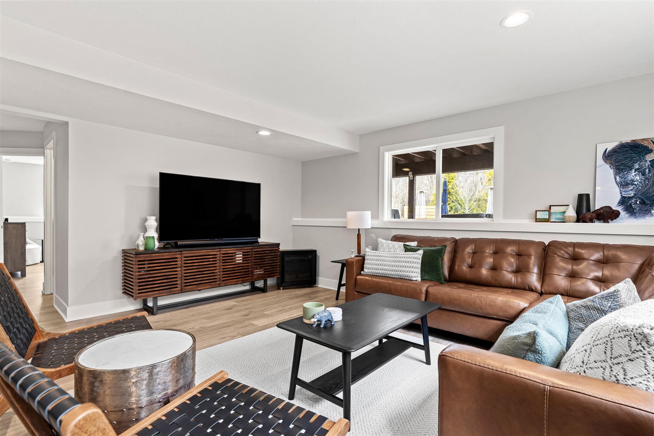 489 S Union Street, Douglas, MI, 49406-5107