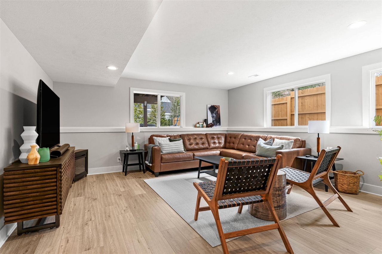 489 S Union Street, Douglas, MI, 49406-5107