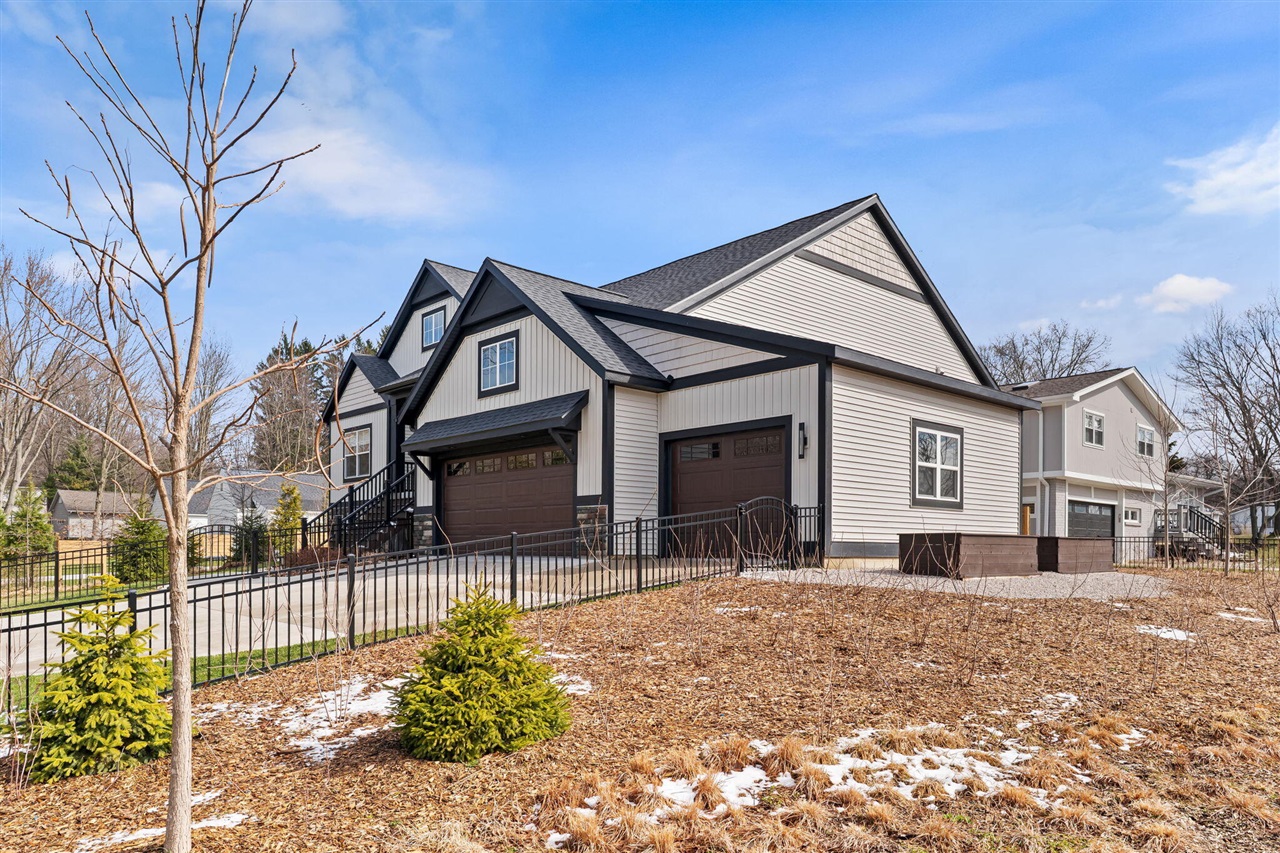 489 S Union Street, Douglas, MI, 49406-5107