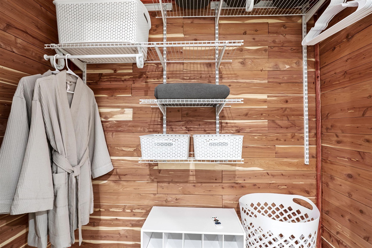 489 S Union Street, Douglas, MI, 49406-5107