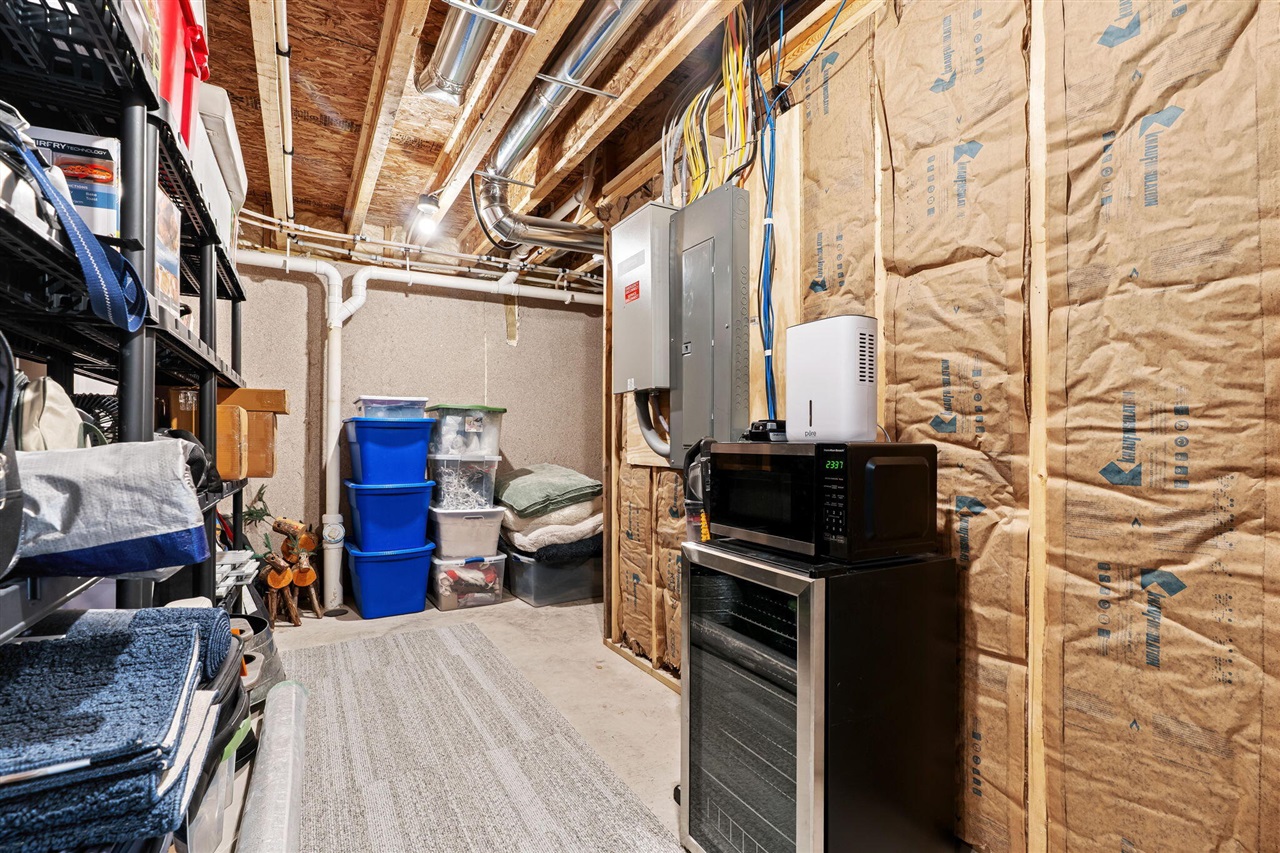 489 S Union Street, Douglas, MI, 49406-5107