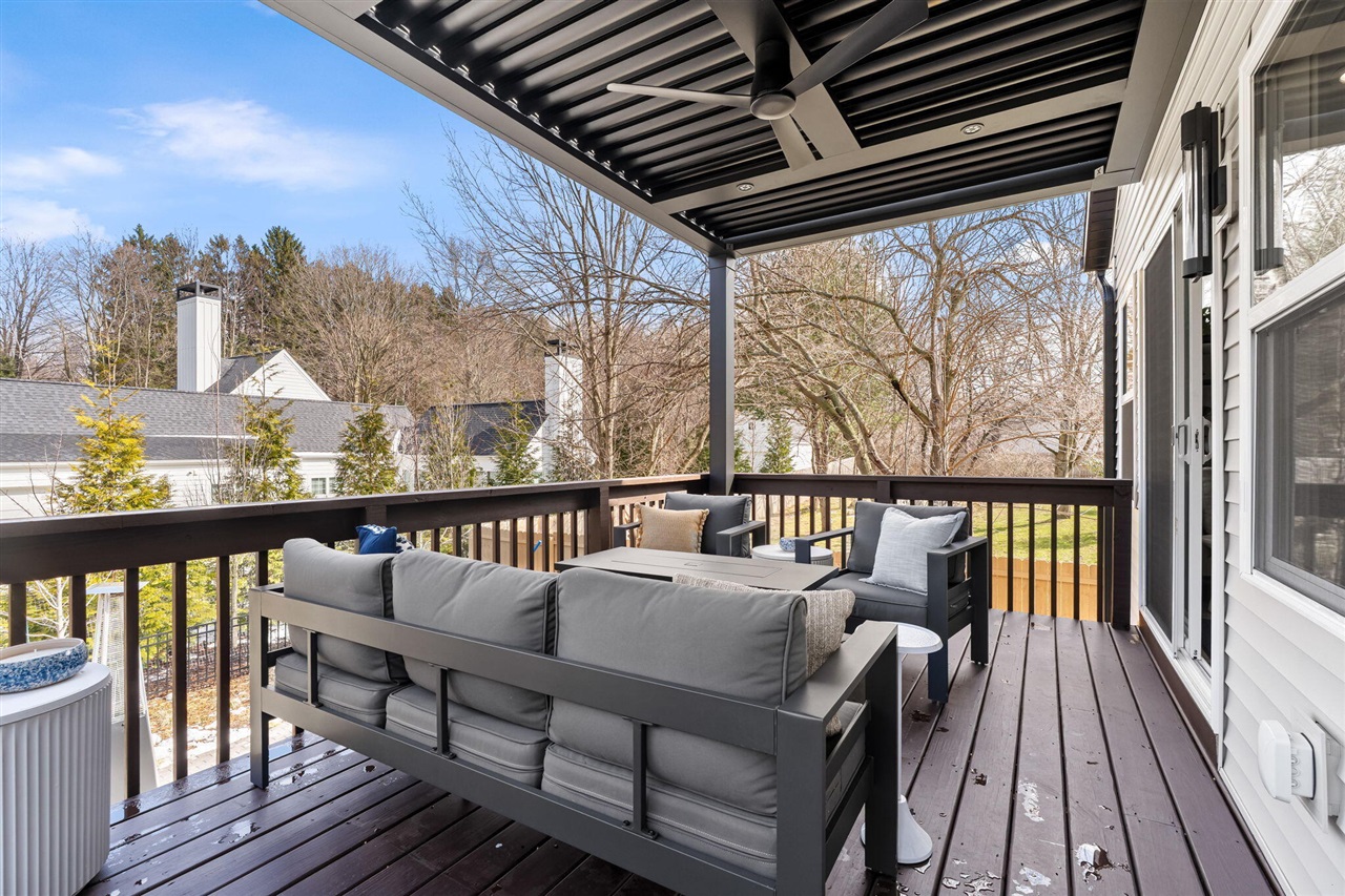 489 S Union Street, Douglas, MI, 49406-5107