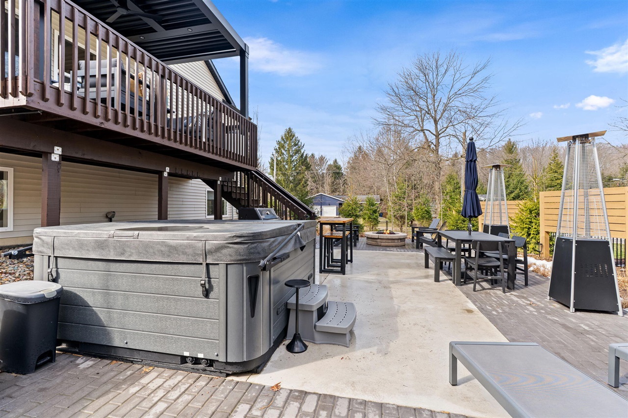 489 S Union Street, Douglas, MI, 49406-5107