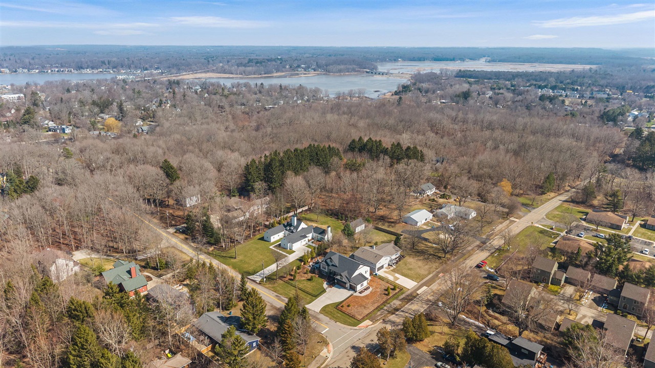 489 S Union Street, Douglas, MI, 49406-5107