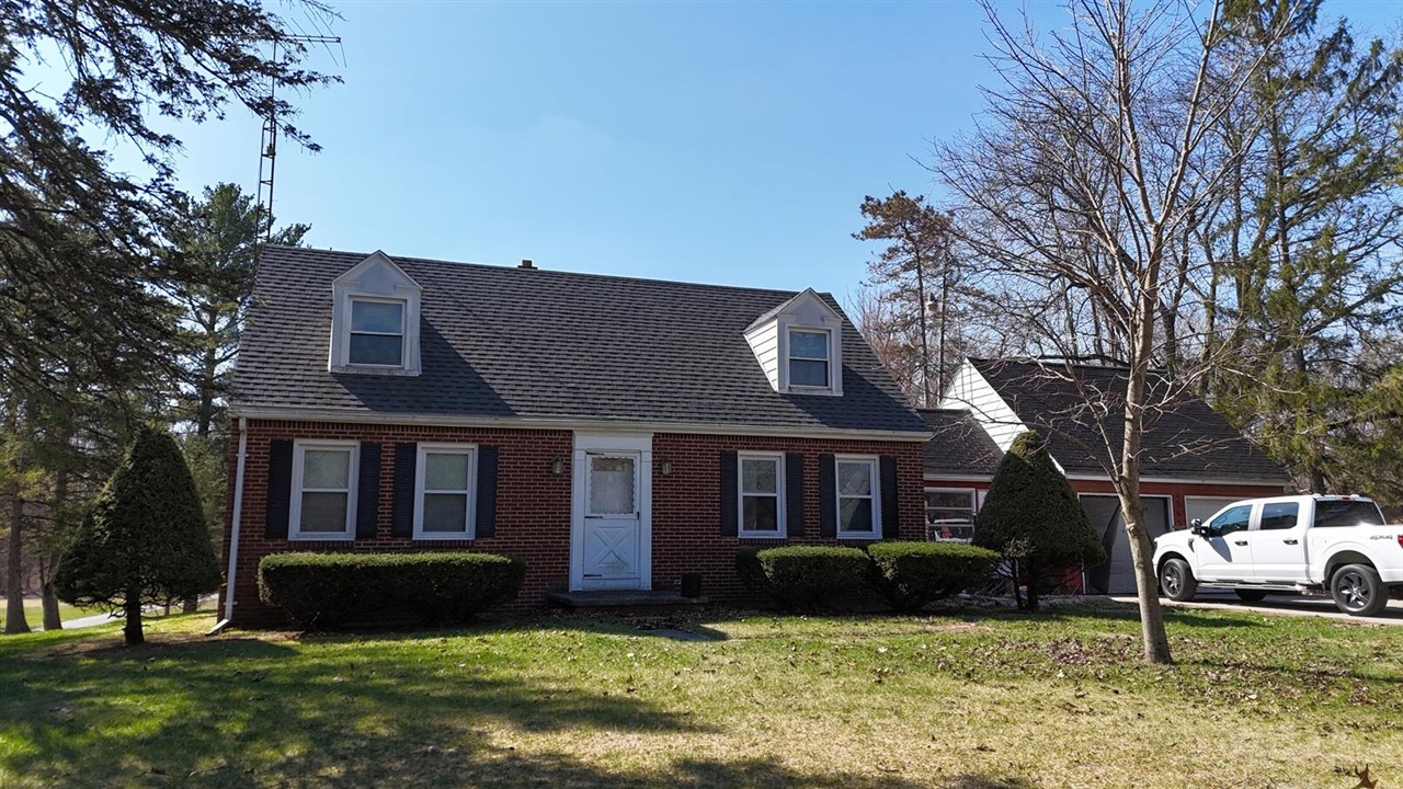 2365 W Temperance Road, Temperance, MI, 48182-9472