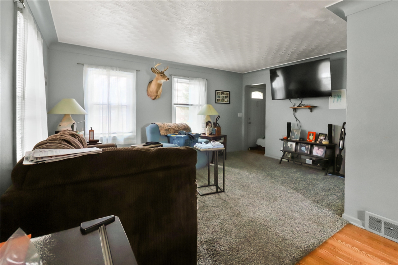 2365 W Temperance Road, Temperance, MI, 48182-9472