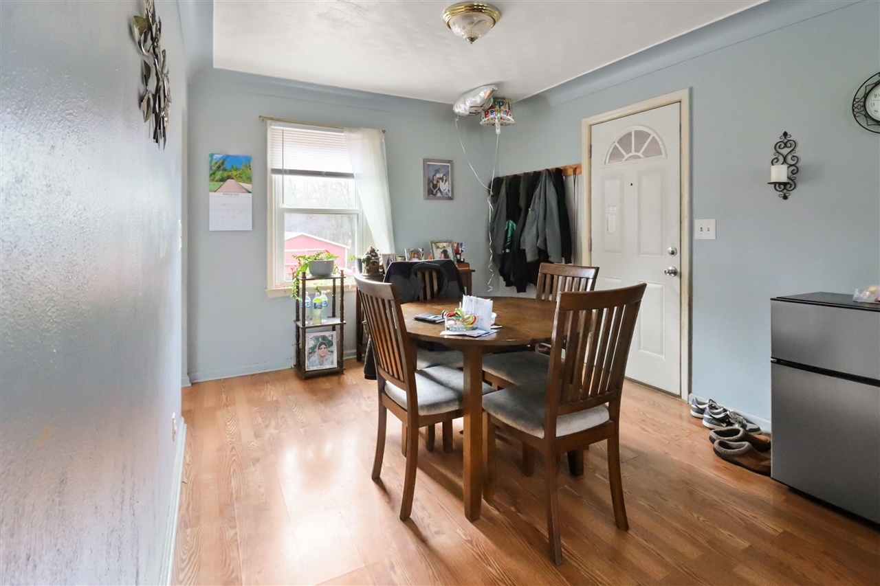 2365 W Temperance Road, Temperance, MI, 48182-9472