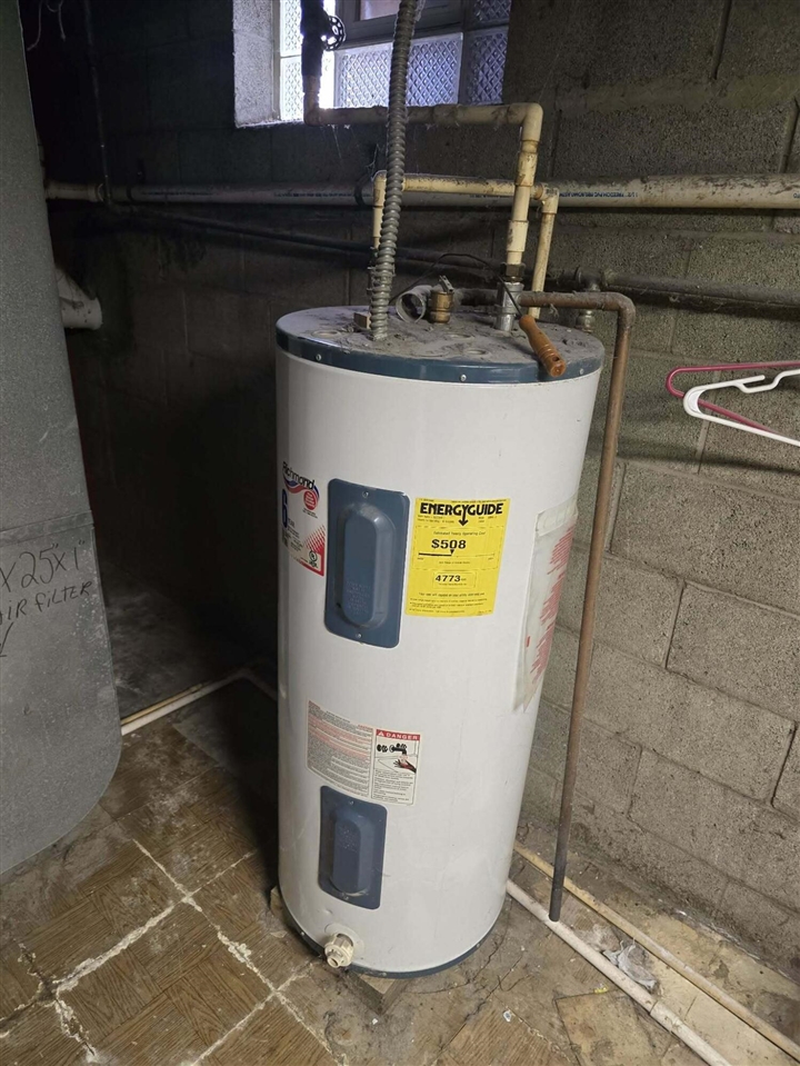 2365 W Temperance Road, Temperance, MI, 48182-9472