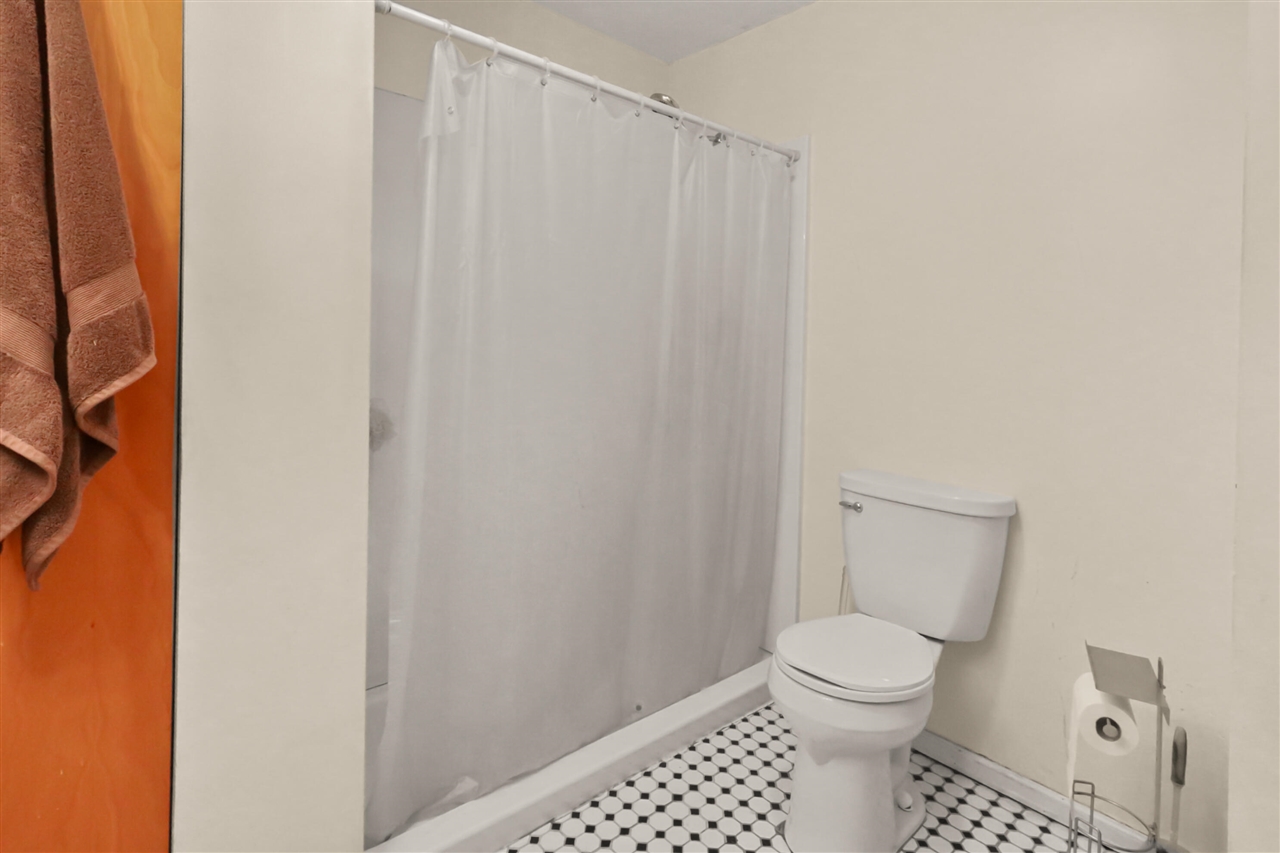 2365 W Temperance Road, Temperance, MI, 48182-9472