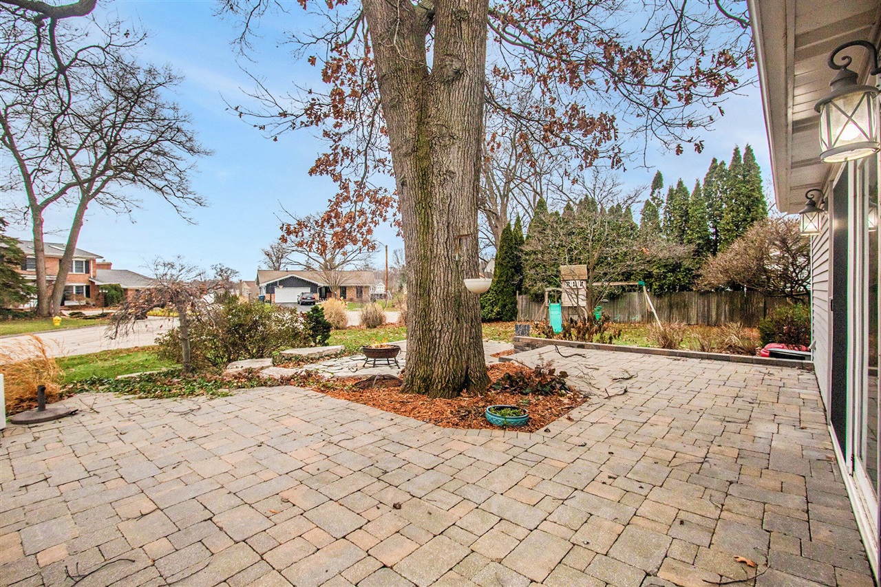 16118 Harbor View Drive, Spring Lake, MI, 49456-1418