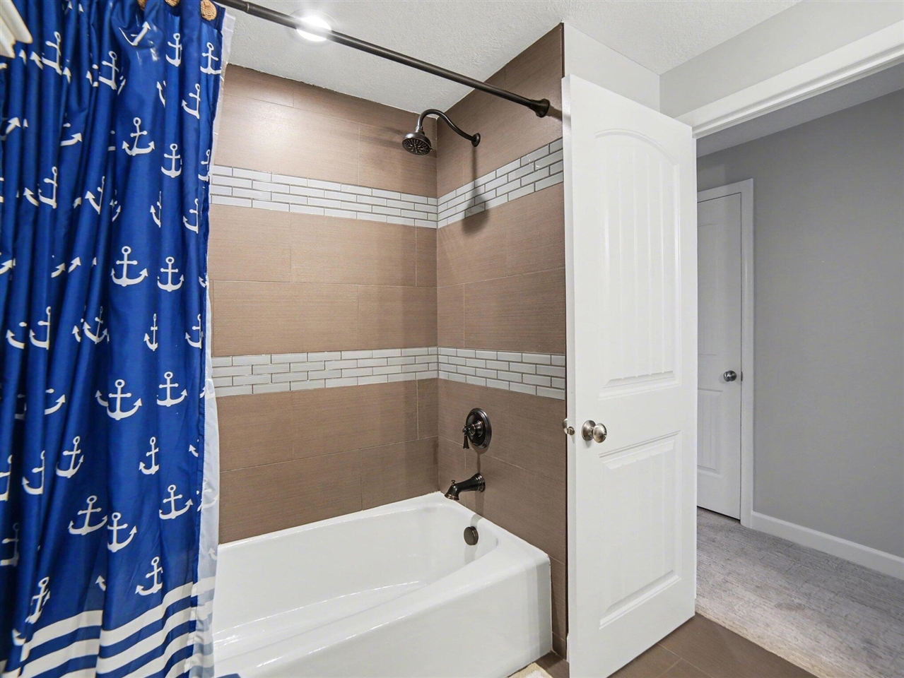 16118 Harbor View Drive, Spring Lake, MI, 49456-1418