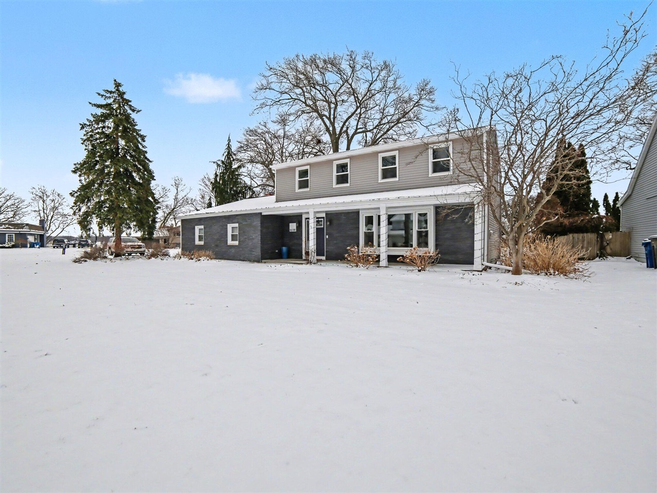 16118 Harbor View Drive, Spring Lake, MI, 49456-1418