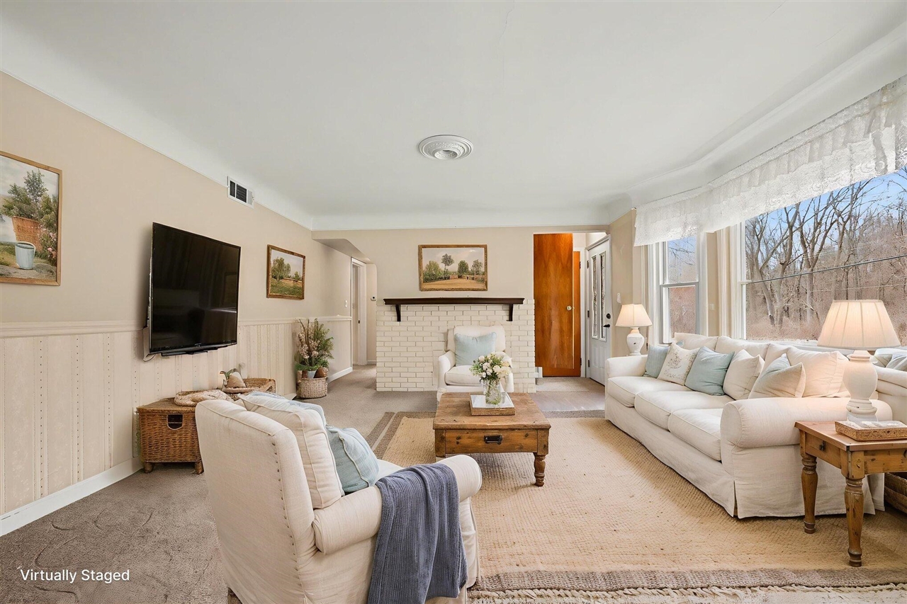 3418 N Dixboro Road, Ann Arbor, MI, 48105-9705