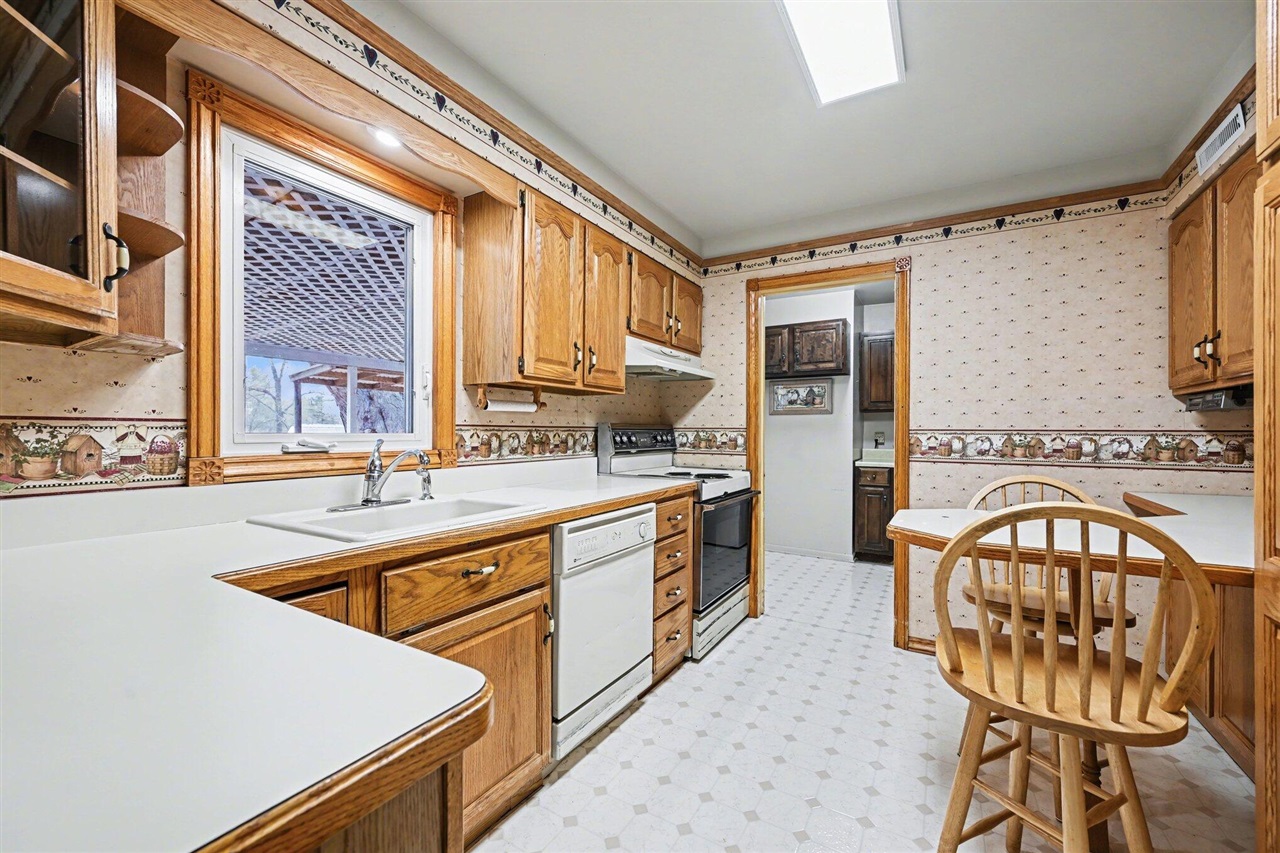 3418 N Dixboro Road, Ann Arbor, MI, 48105-9705