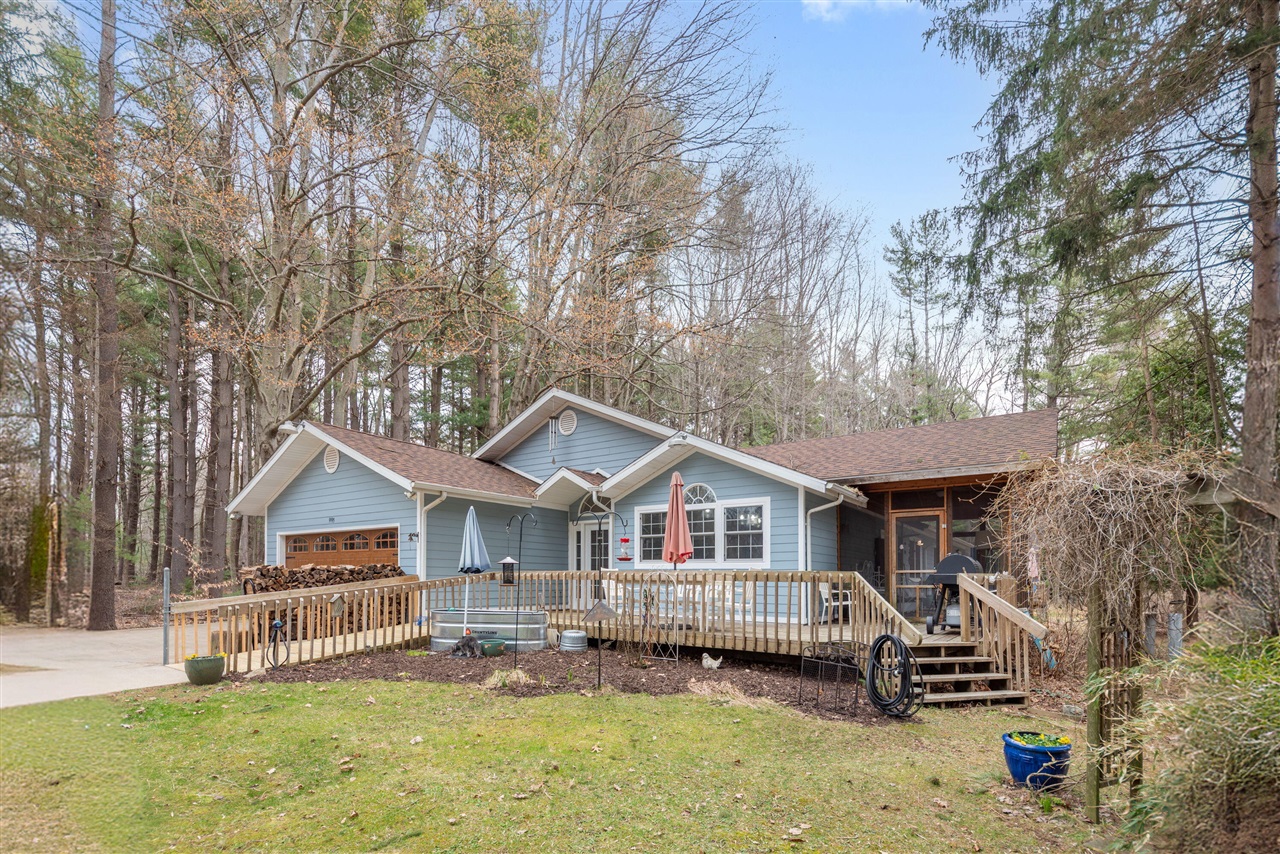 9995 Community Hall Road, Union Pier, MI, 49129-9304