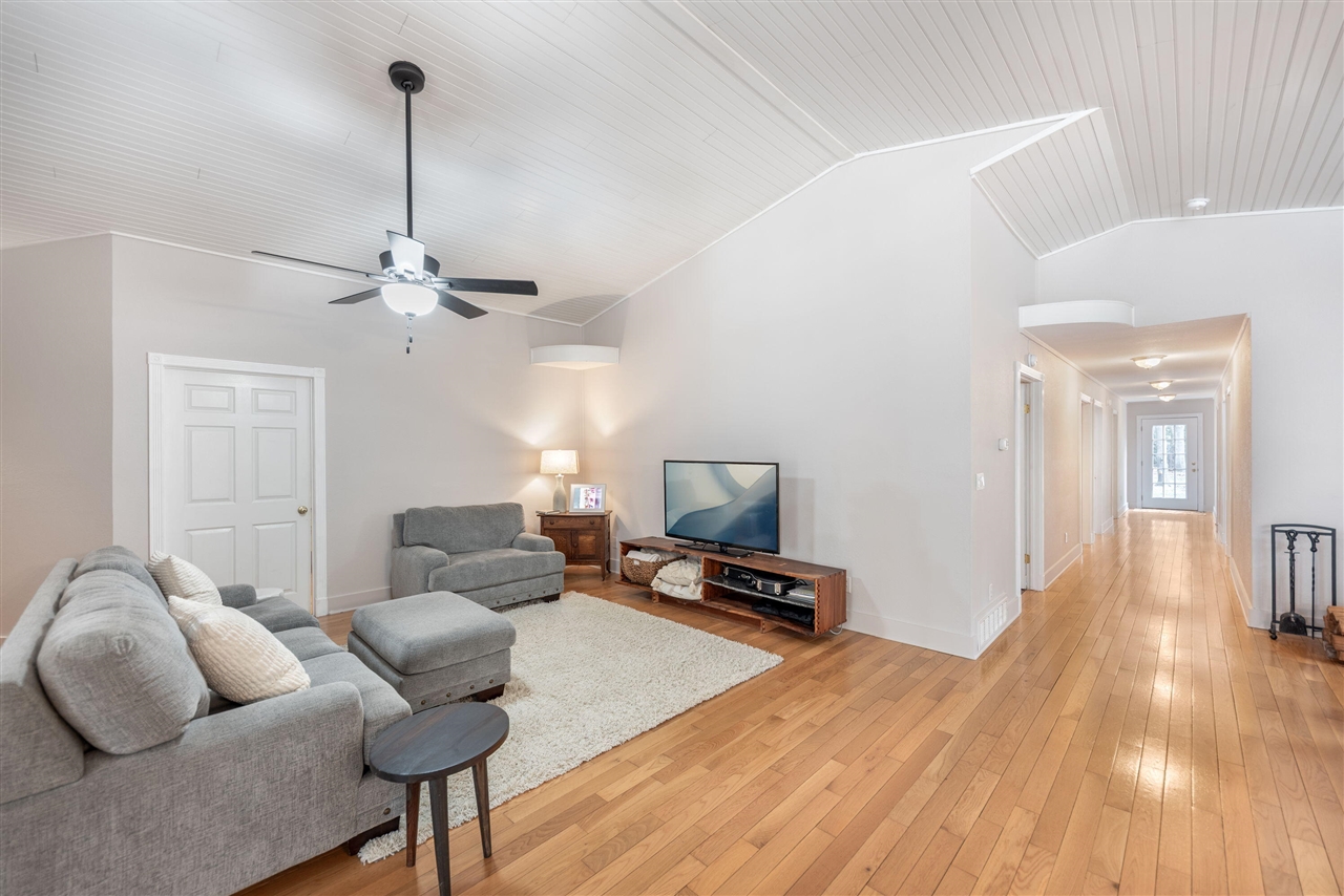 9995 Community Hall Road, Union Pier, MI, 49129-9304