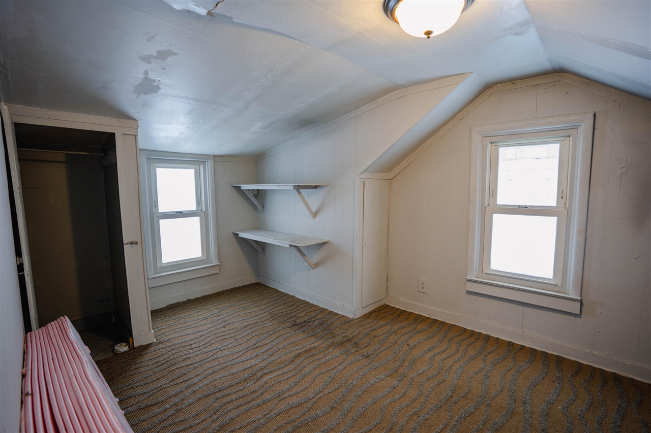 5017 Christiansen Road, Lansing, MI, 48910-5180