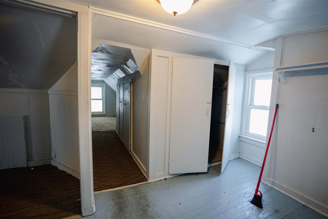 5017 Christiansen Road, Lansing, MI, 48910-5180