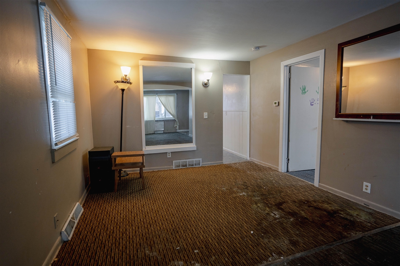 5017 Christiansen Road, Lansing, MI, 48910-5180