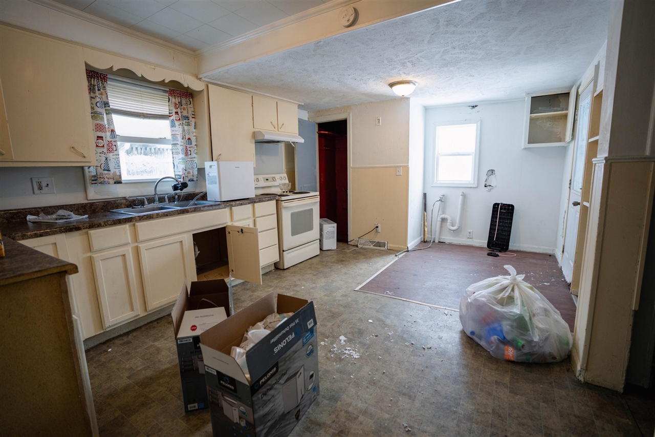 5017 Christiansen Road, Lansing, MI, 48910-5180