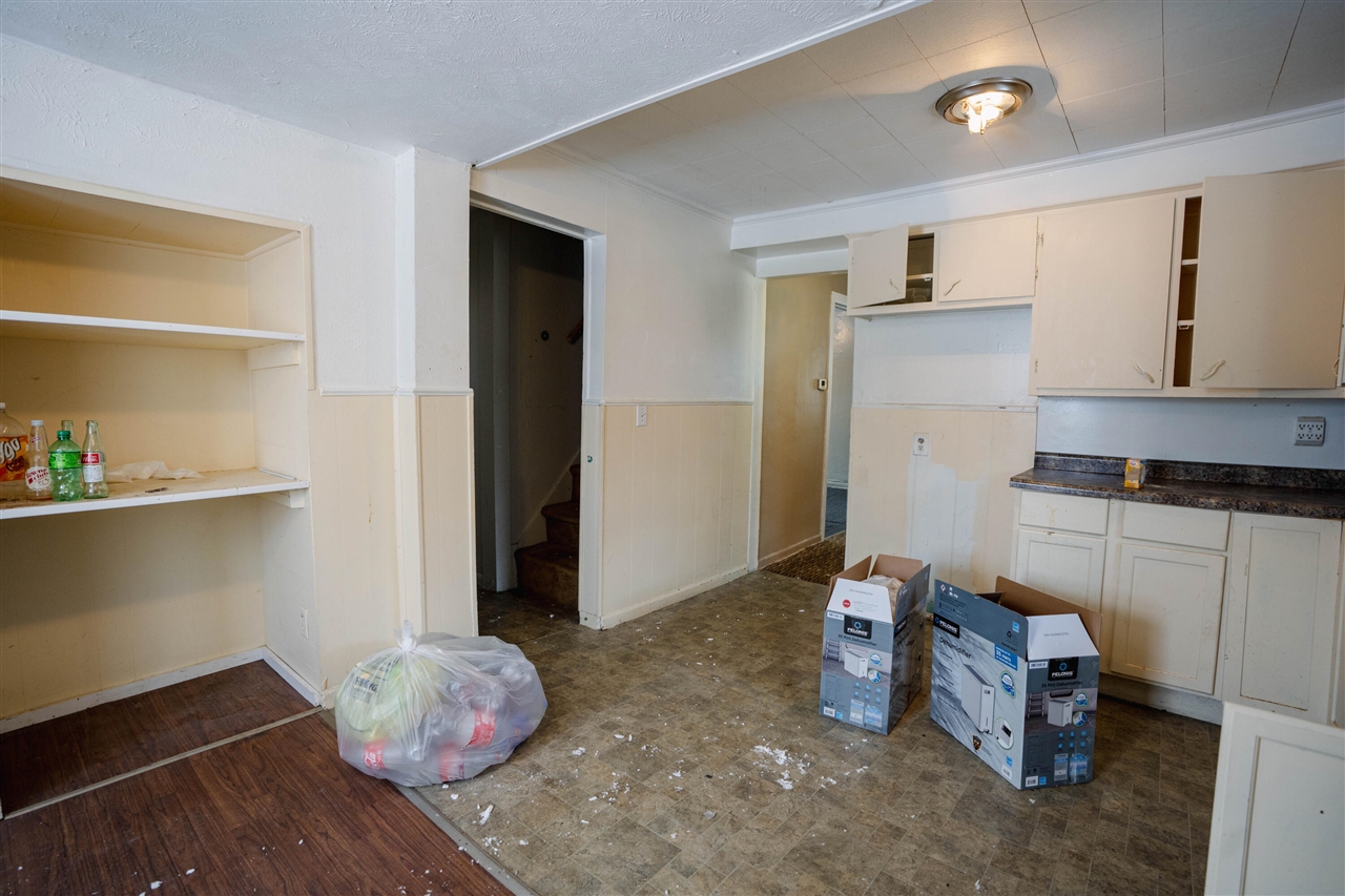 5017 Christiansen Road, Lansing, MI, 48910-5180