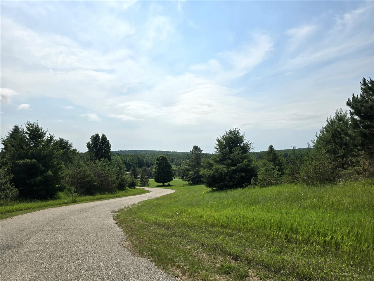 5th image of 5850 Deer Run Trl, Harbor Springs, MI 49740 | MLS# 70521850