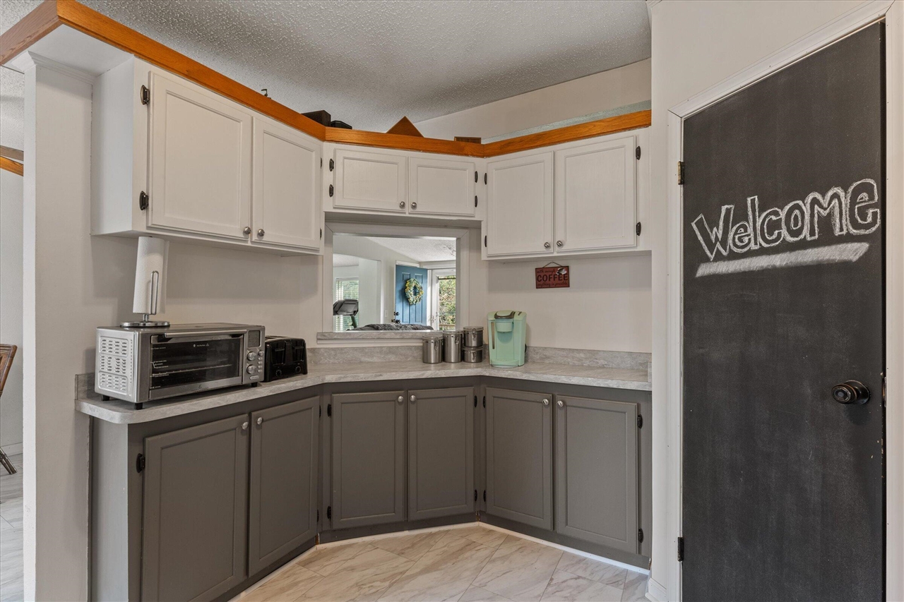 21864 Mccain Lane, Edwardsburg, MI, 49112-9770