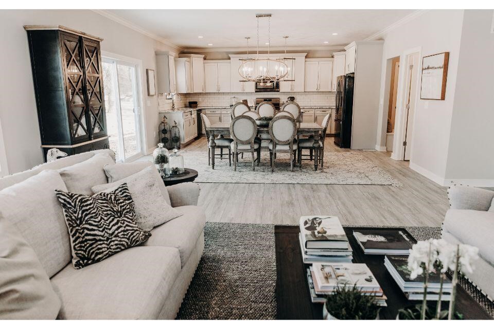 6237 Comiskey Road, Stevensville, MI, 49127-8465