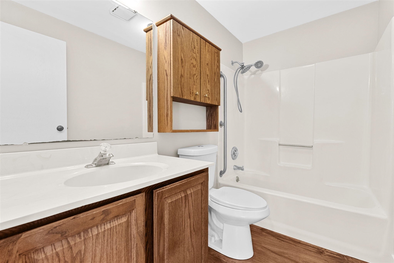 1016 Wedgewood Drive, Plainwell, MI, 49080-1278