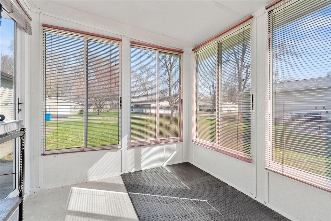 1016 Wedgewood Drive, Plainwell, MI, 49080-1278