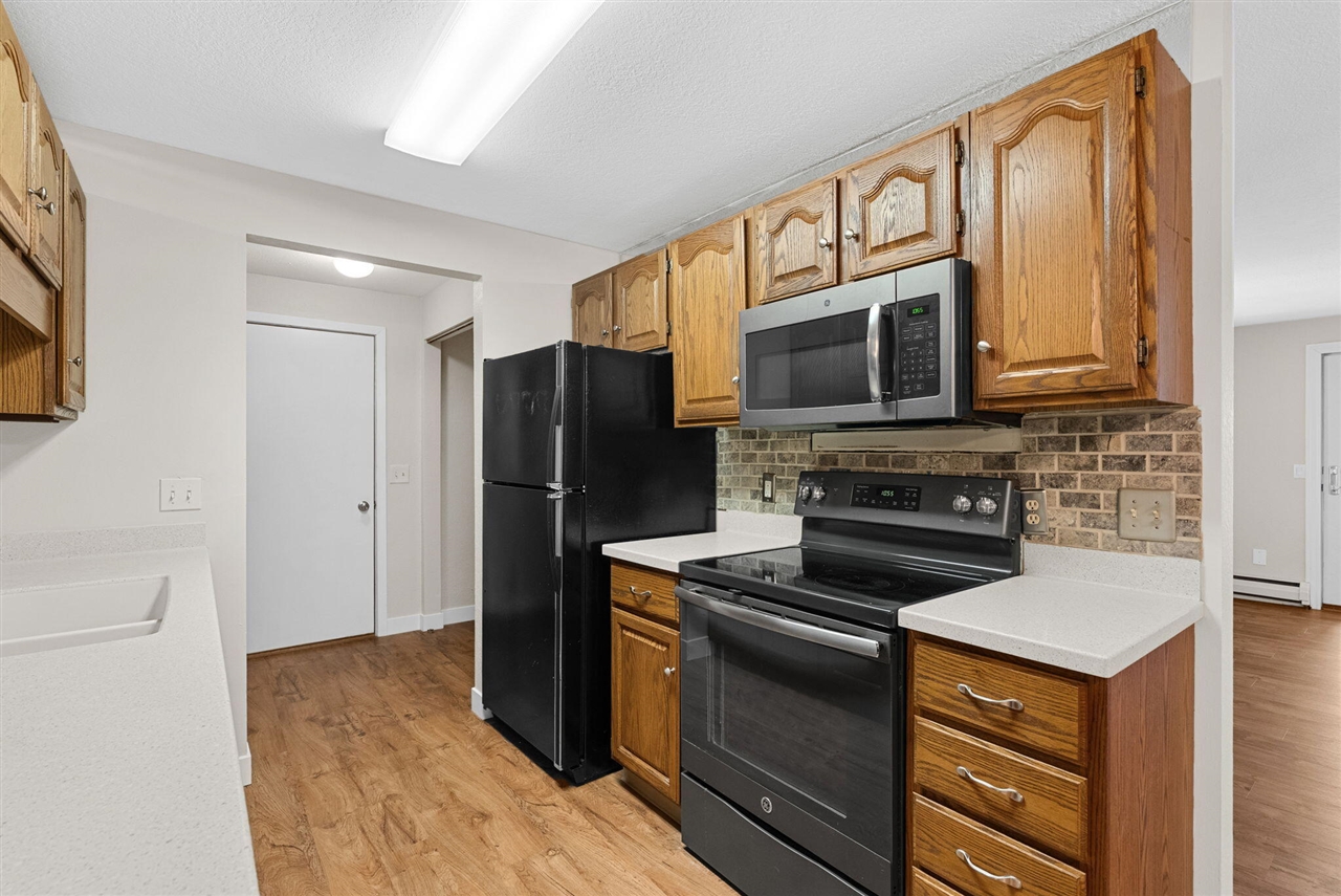 1016 Wedgewood Drive, Plainwell, MI, 49080-1278