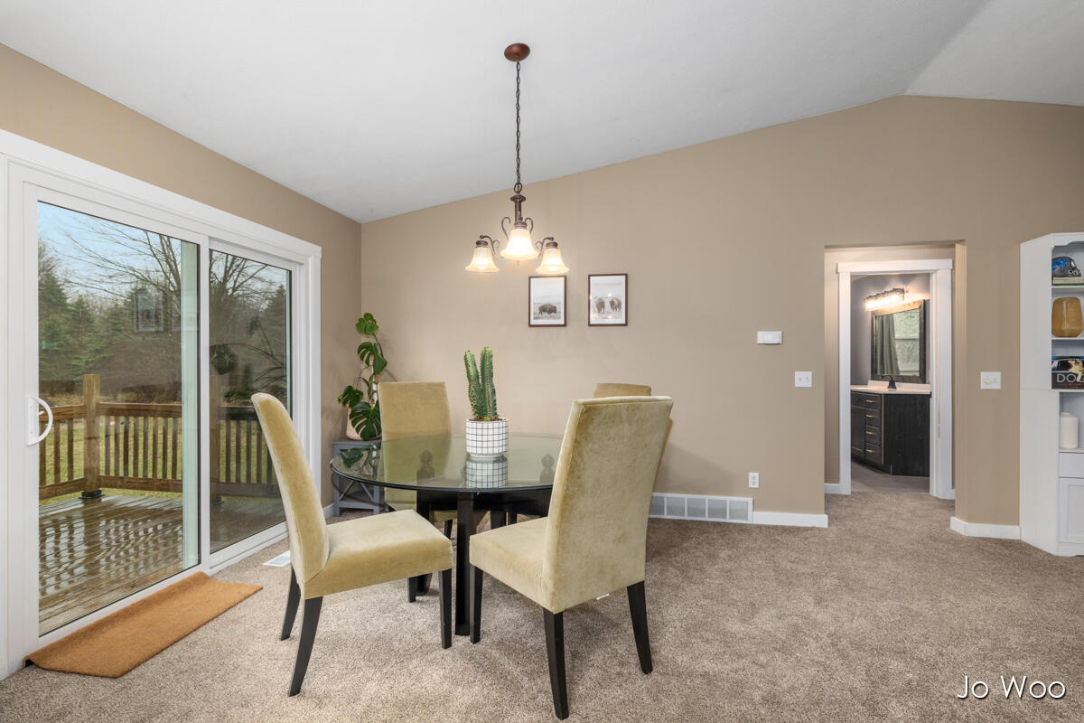 9020 Warner Street, Allendale, MI, 49401-7552