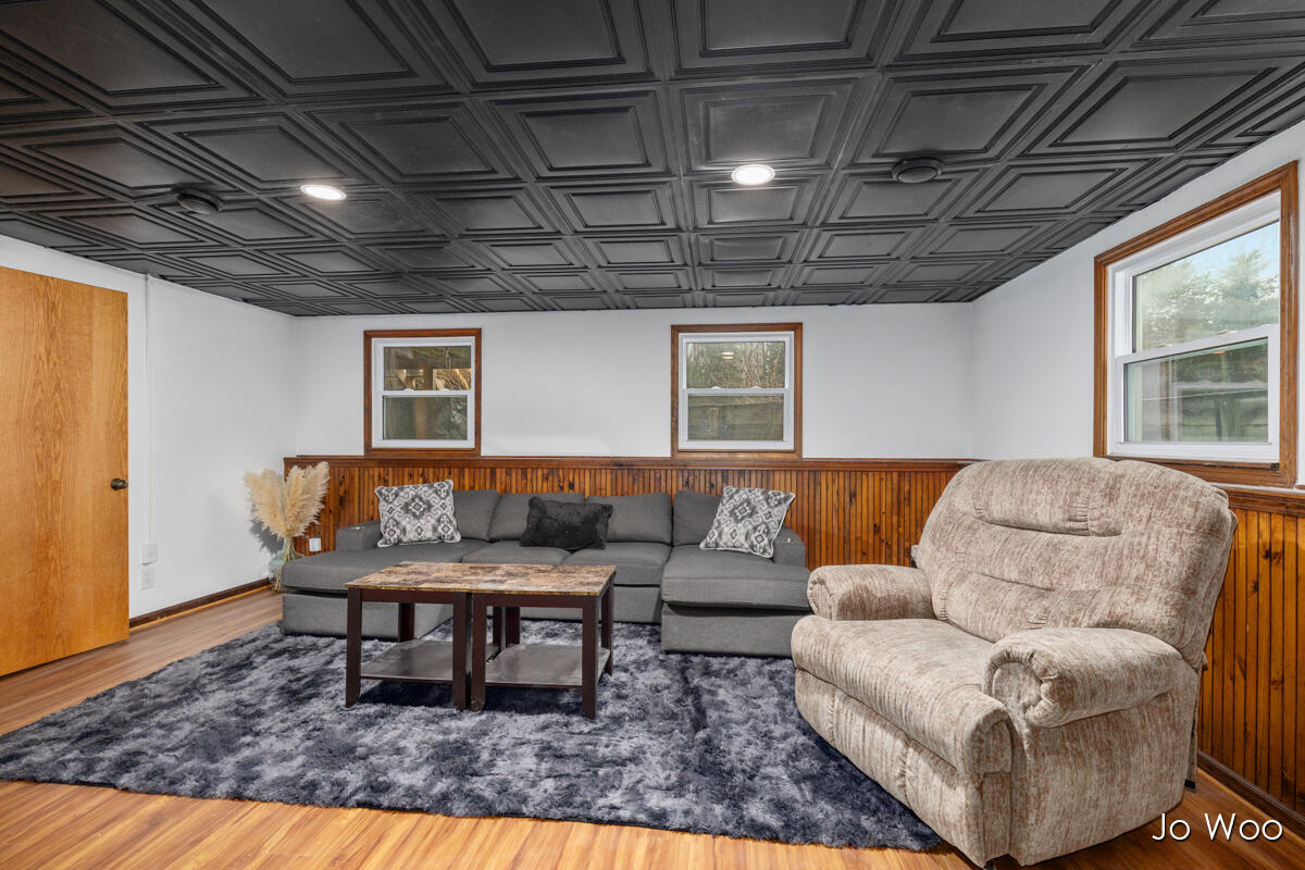 9020 Warner Street, Allendale, MI, 49401-7552