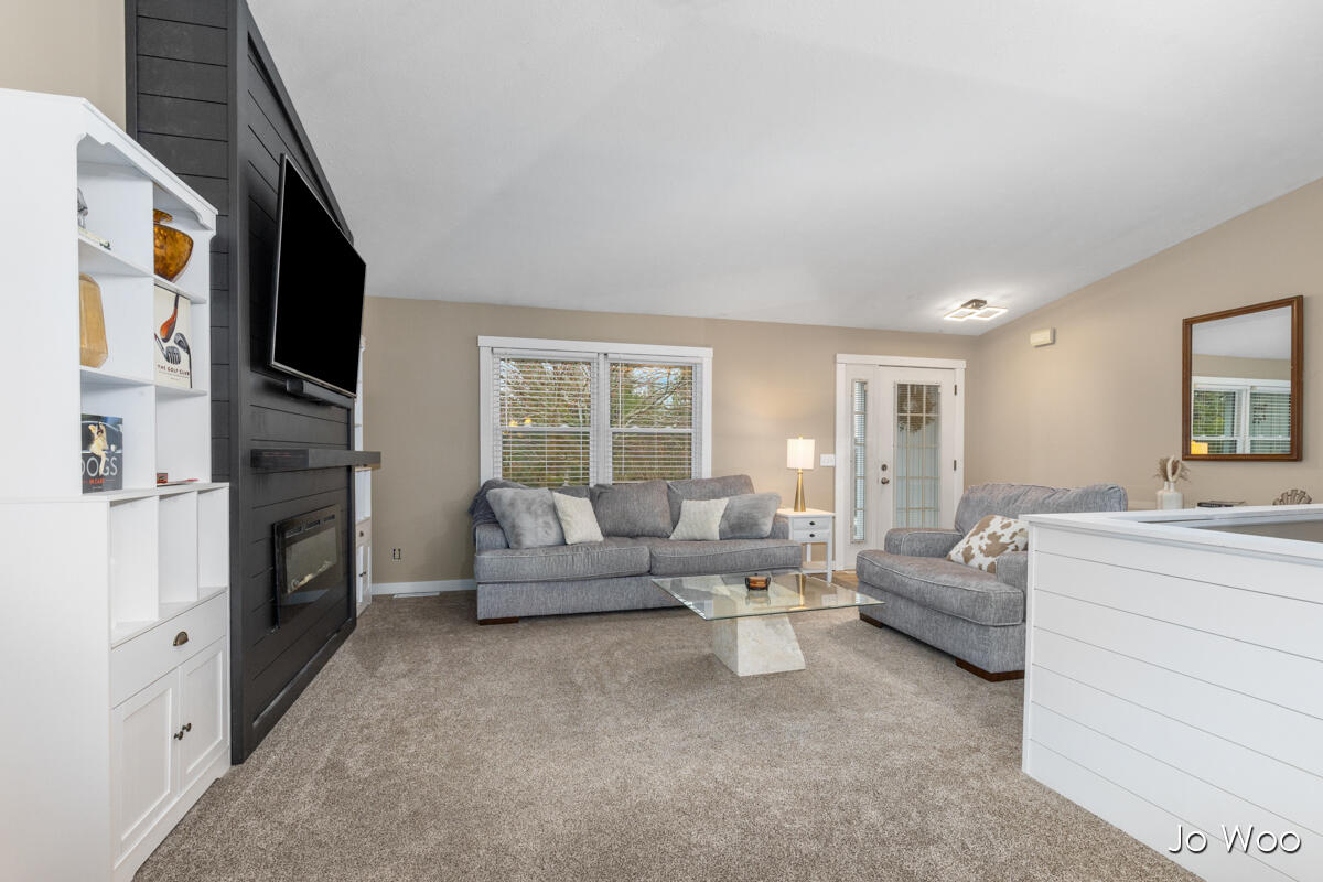 9020 Warner Street, Allendale, MI, 49401-7552