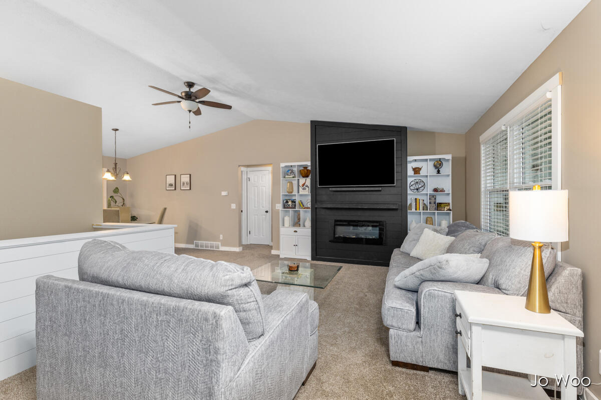 9020 Warner Street, Allendale, MI, 49401-7552