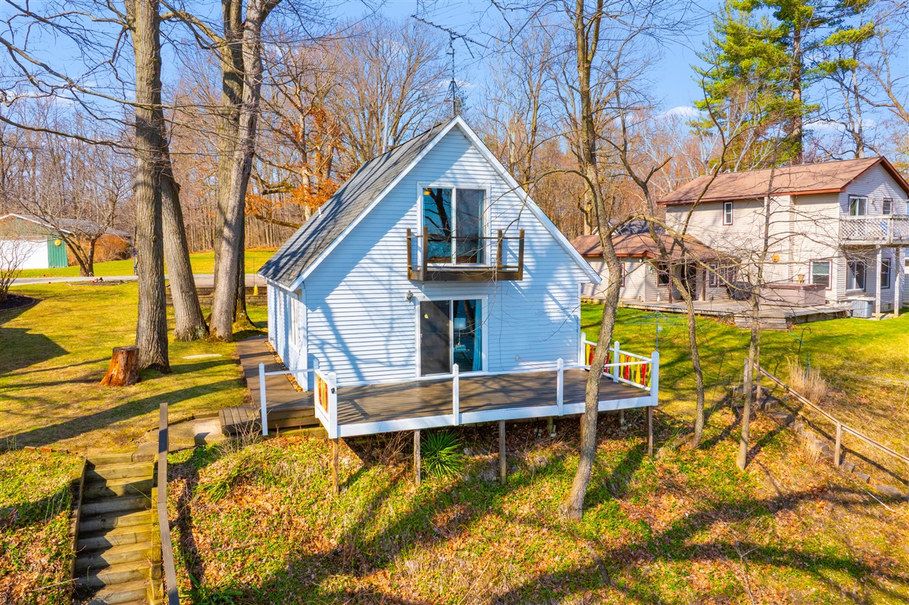 27965 North Street, Gobles, MI, 49055-9267