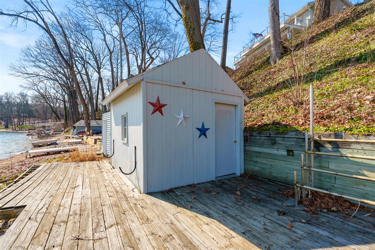 27965 North Street, Gobles, MI, 49055-9267