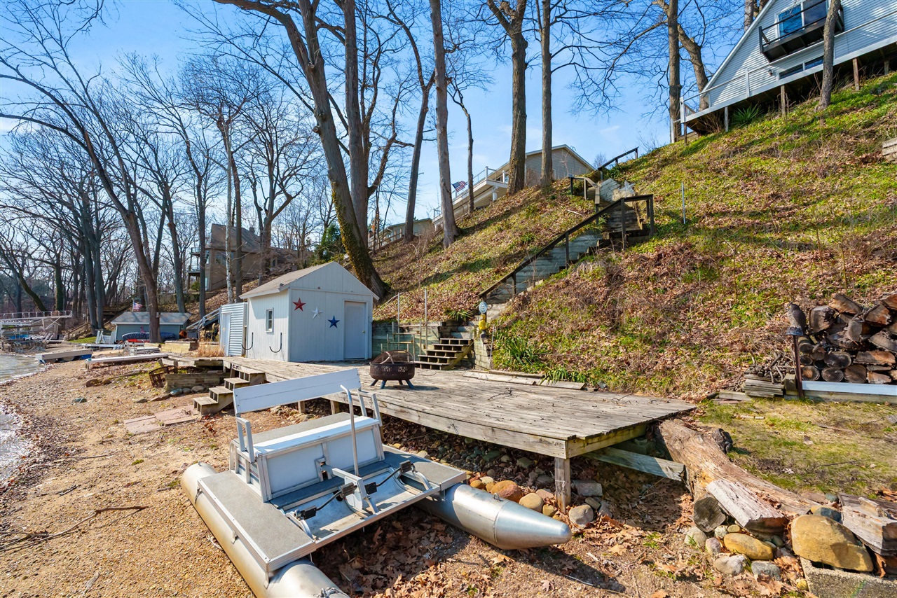 27965 North Street, Gobles, MI, 49055-9267