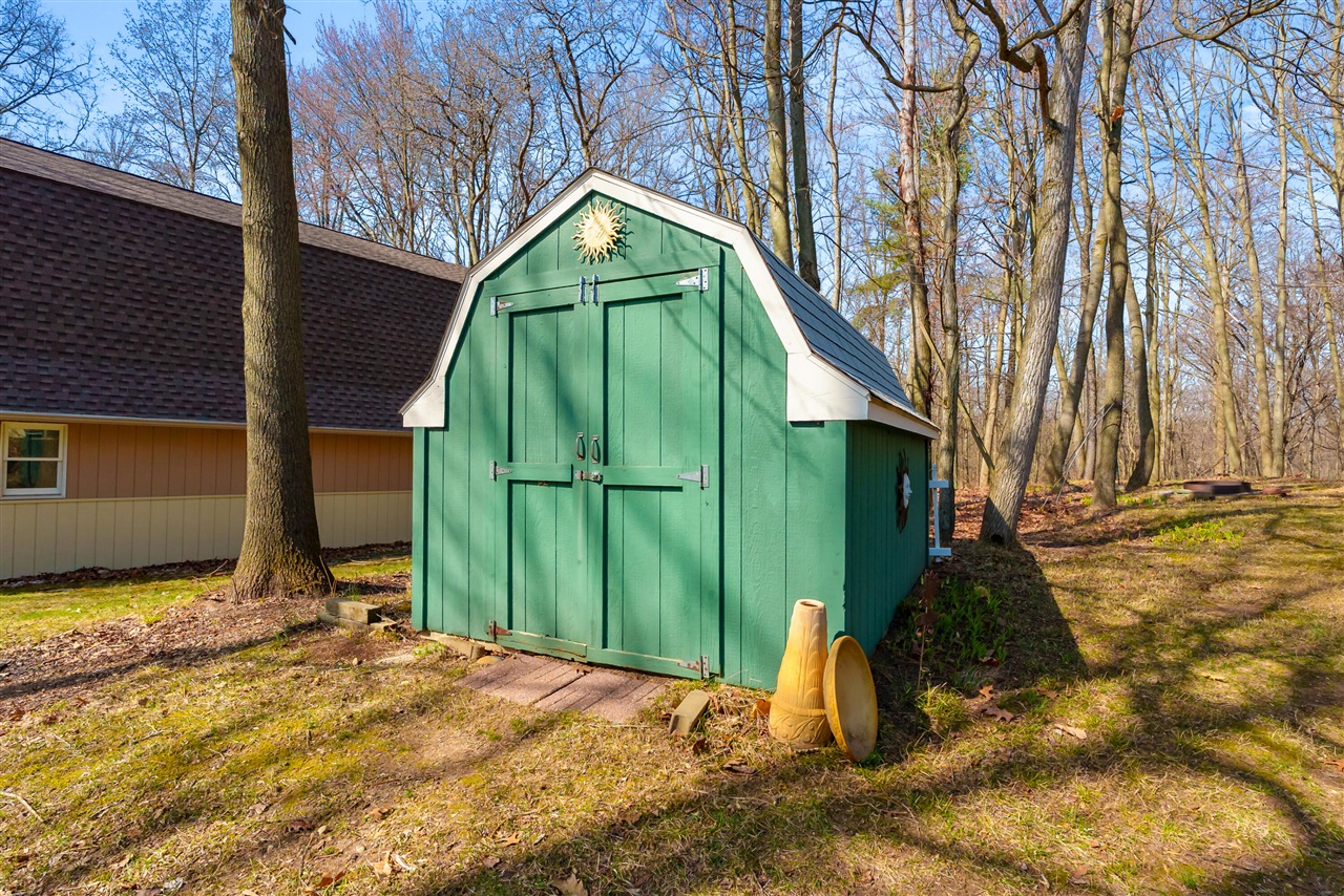 27965 North Street, Gobles, MI, 49055-9267