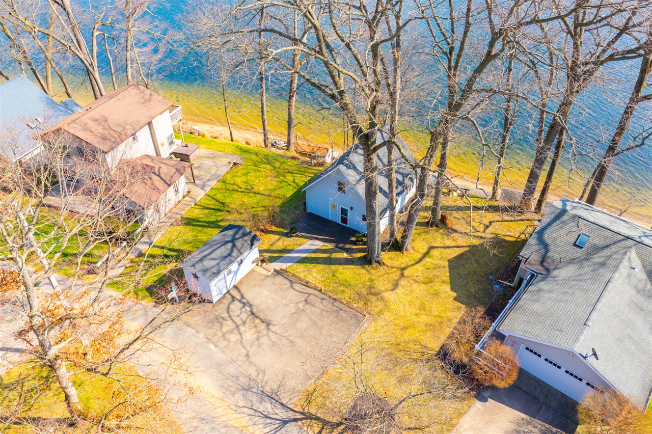 27965 North Street, Gobles, MI, 49055-9267