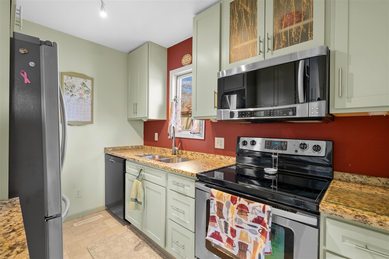 27965 North Street, Gobles, MI, 49055-9267