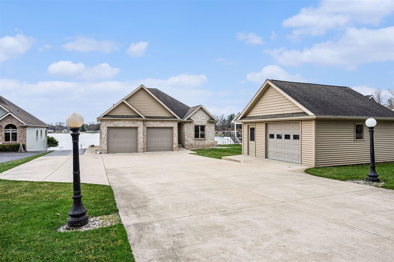 48855 Howard Drive, Lawrence, MI, 49064