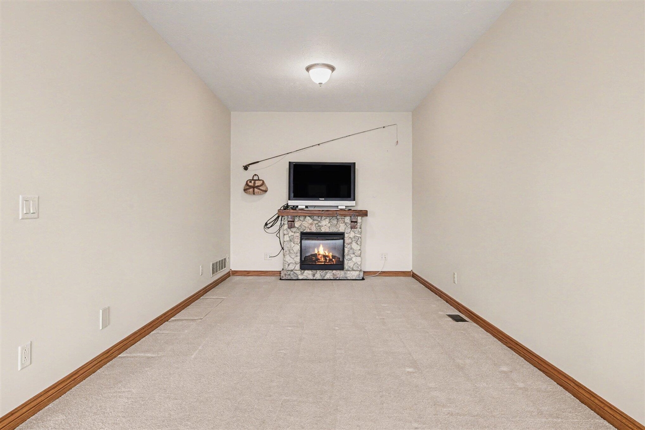 48855 Howard Drive, Lawrence, MI, 49064