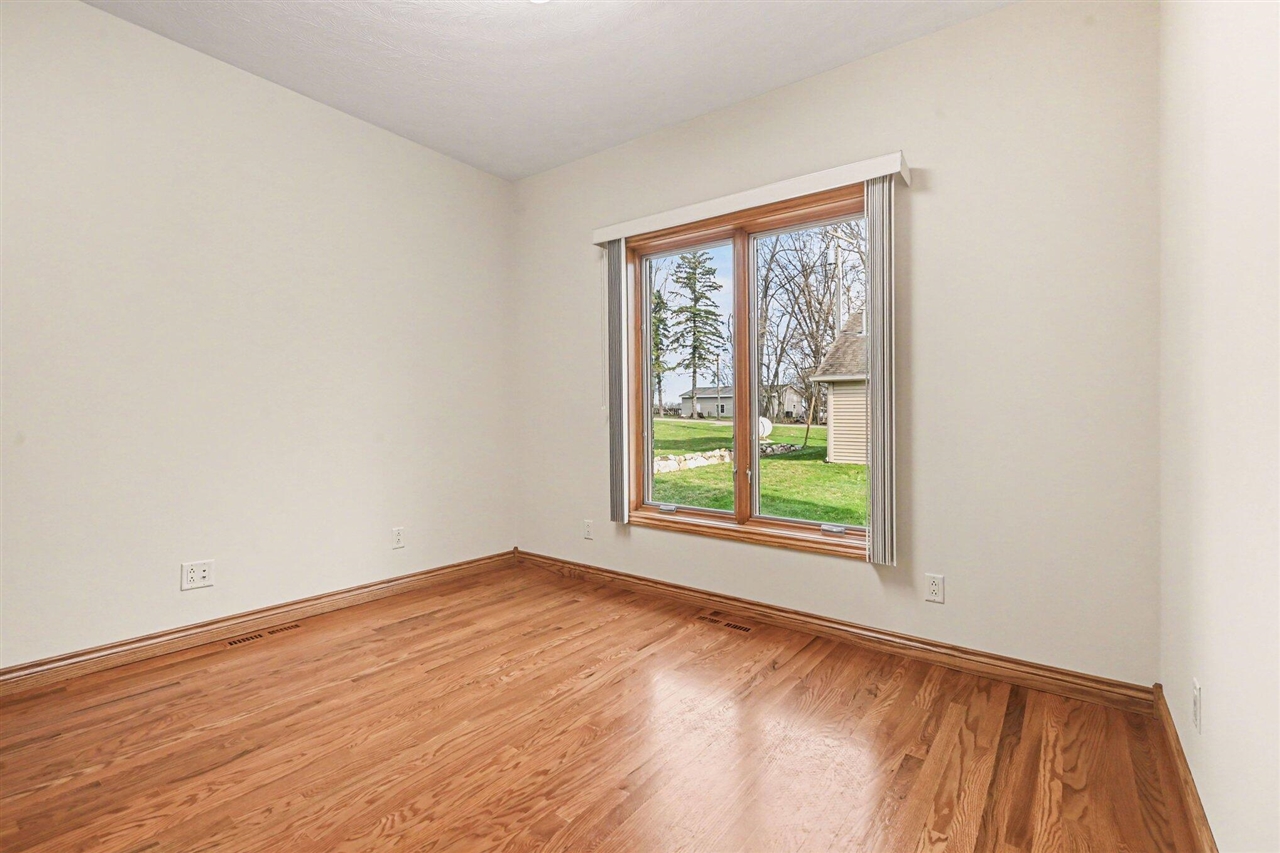 48855 Howard Drive, Lawrence, MI, 49064